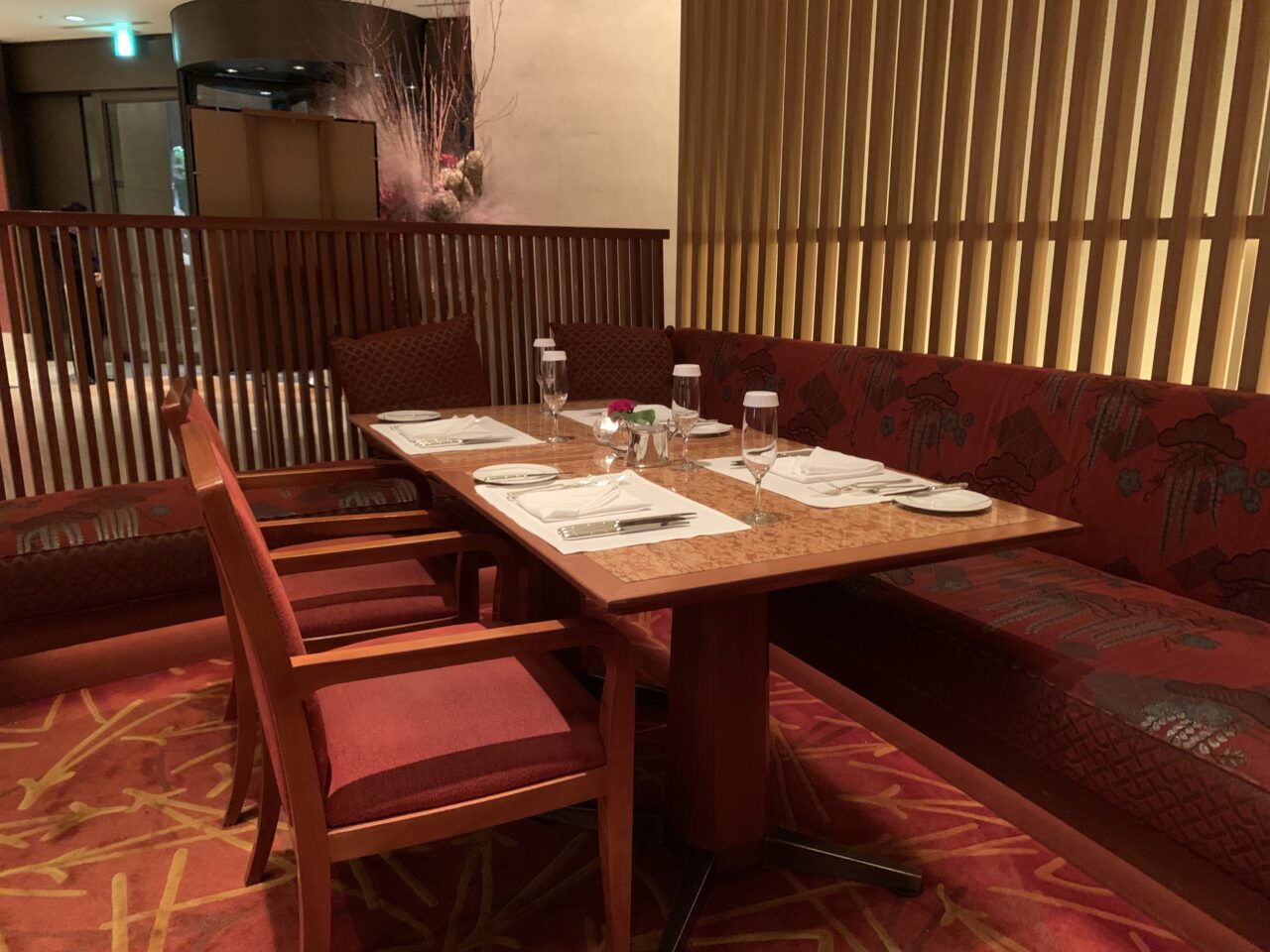 日比谷 ザ ペニンシュラ東京 ザ ロビーで ショートコース のディナーを堪能 比較的安い価格で 購入ホテルのディナーを パッテログ